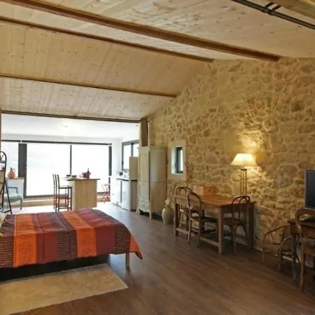Preignac, 1 Piece, 2 Personnes - Fr-1-440-122 Casa de Férias *